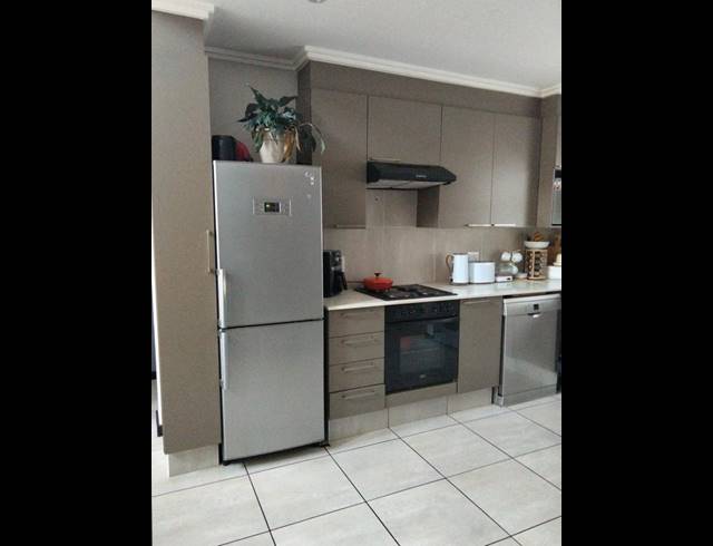 2 BEDROOM APARTMENT FOR SALE IN LONEHILL